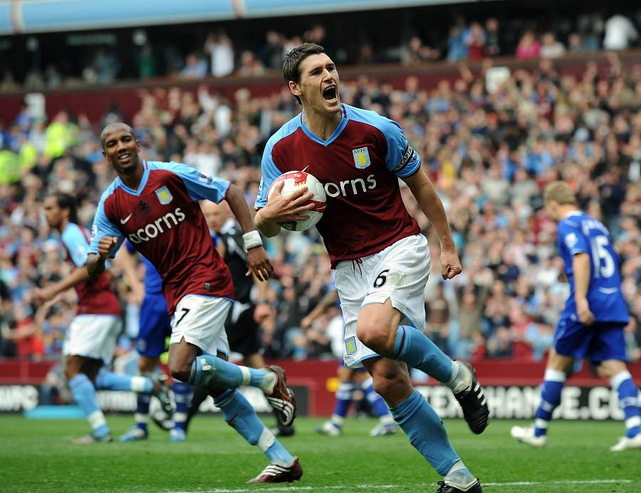 阿斯顿维拉力争保级成功,全队士气飙升 阿斯顿维拉力争保级成功,全队士气飙升