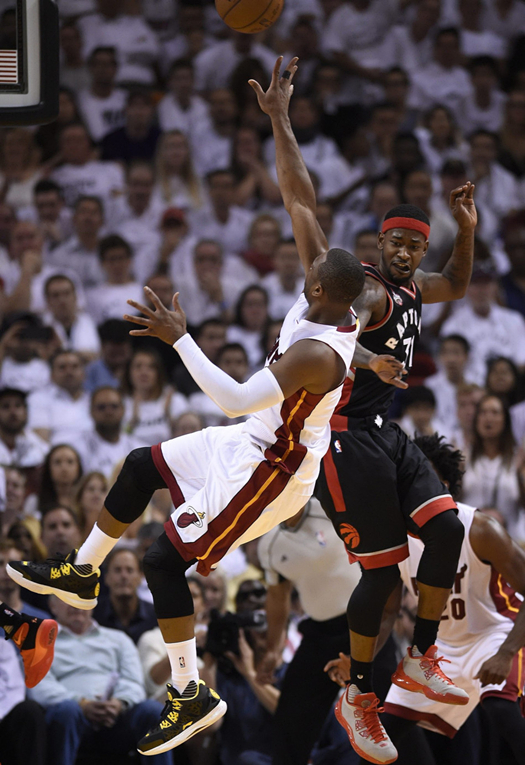 关于猛龙对阵热火,东区豪强对决一触即发的信息 关于猛龙对阵热火,东区豪强对决一触即发的信息