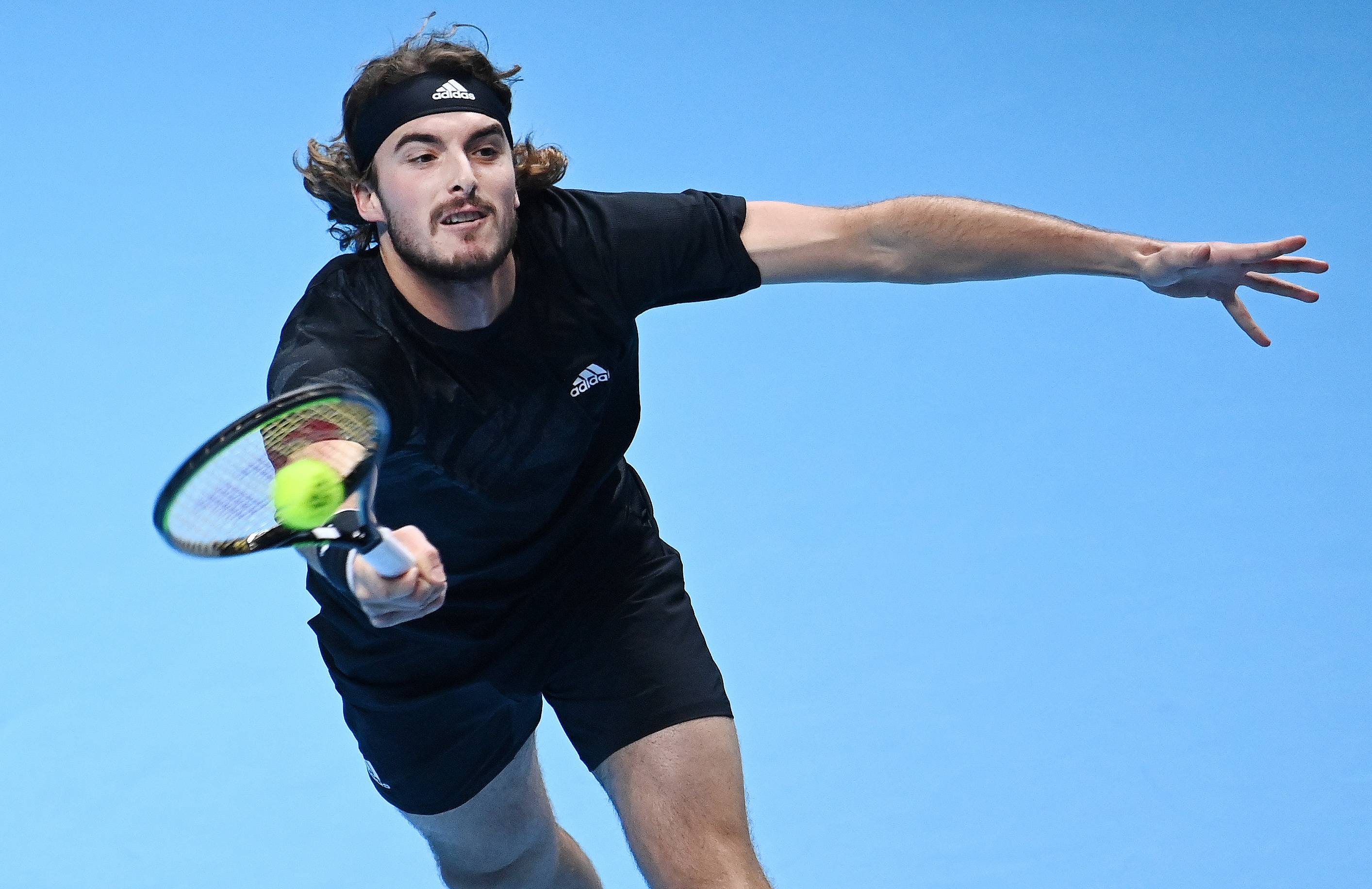 爱游戏官方-英国网球队轻取欧洲网球队，西西帕斯关键制胜的简单介绍