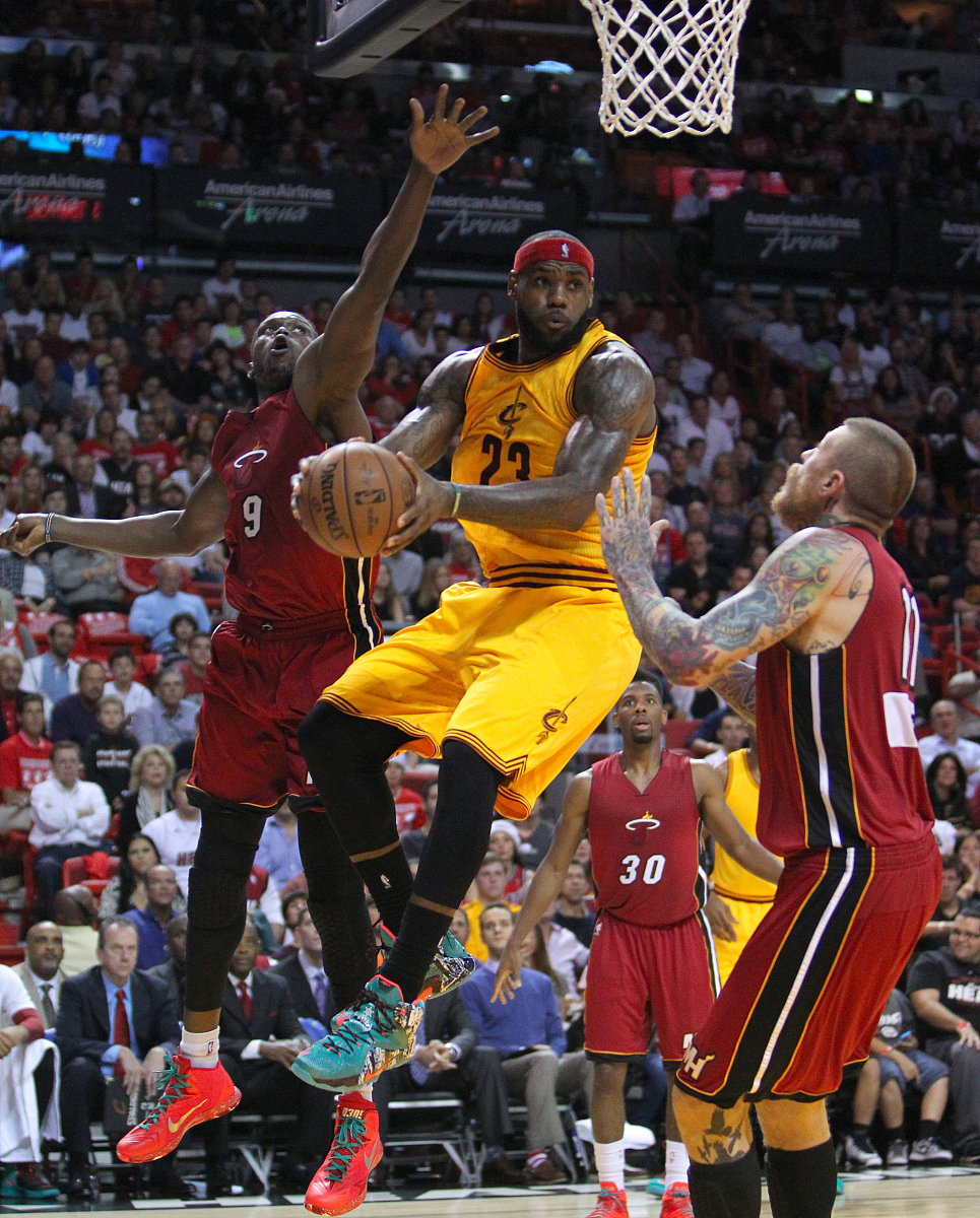 爱游戏体育官网-精彩回顾：历史经典篮球对决再次唤起回忆的简单介绍