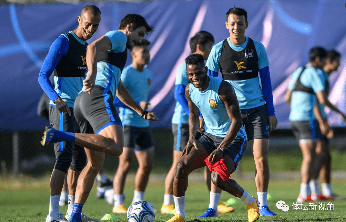 包含鲁能队员士气高昂，全力以赴谋求胜利机遇的词条