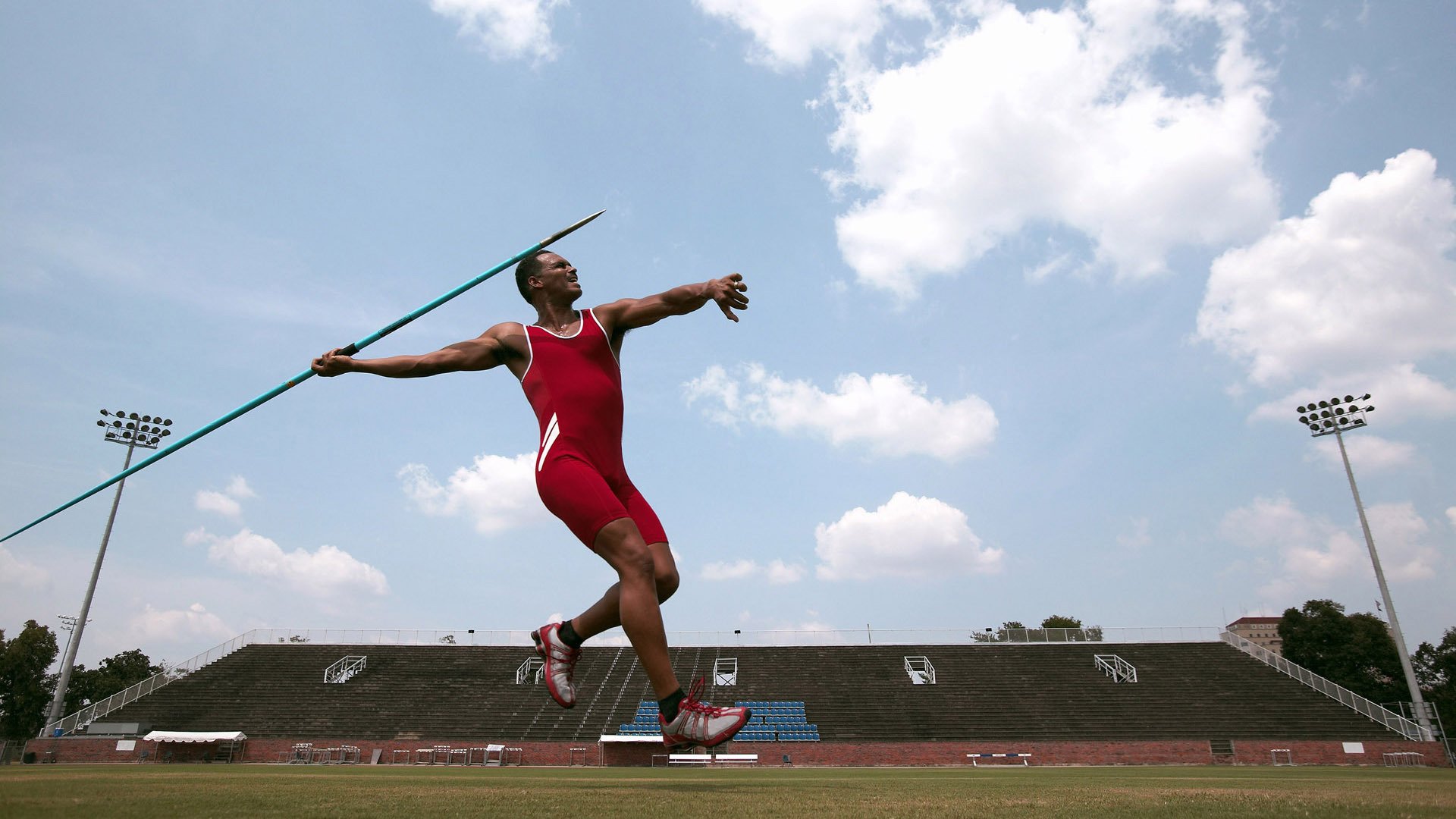 F1新赛季揭幕战，速度与激情之外，新西兰式横扫哲学如何震撼勒沃库森？